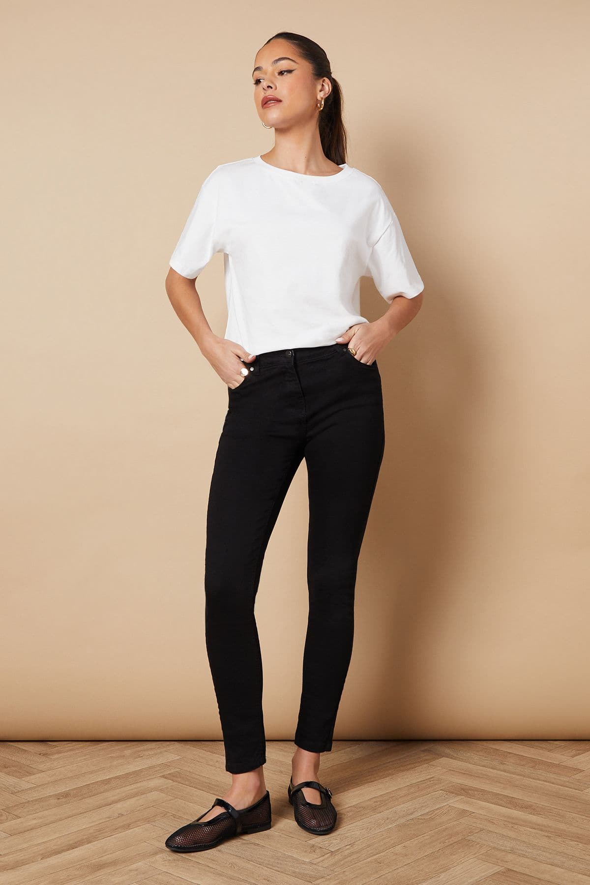 Oasis Women's Jade Mid Rise Skinny Jeans in Black