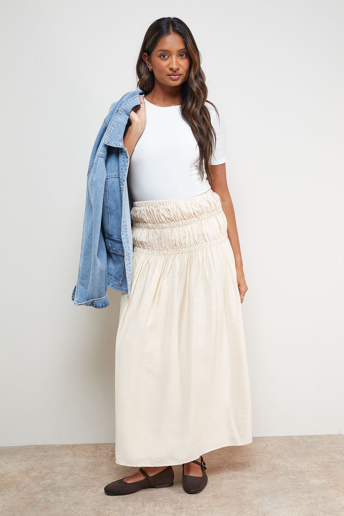 Oasis Women's Shirred Waist Midi Skirt in Ivory
