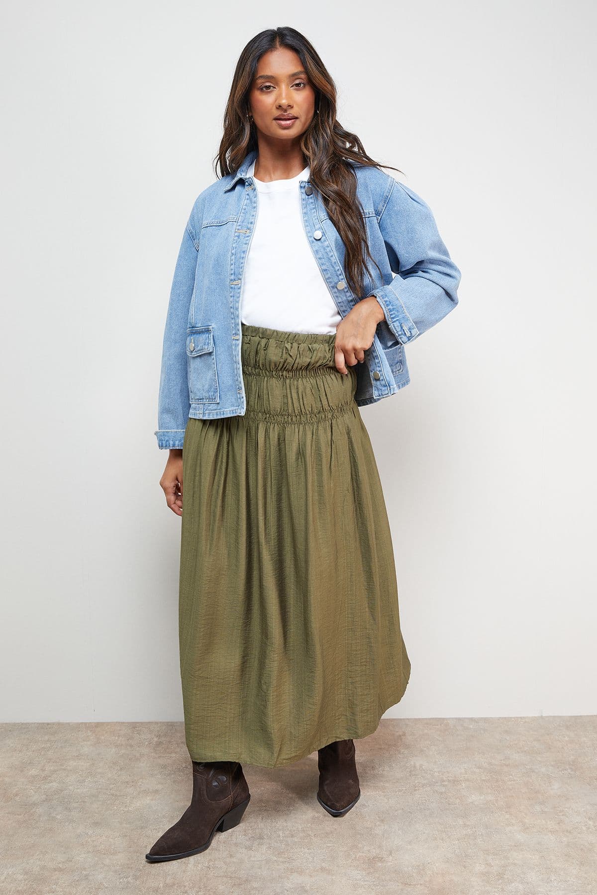 Oasis Women's Shirred Waist Midi Skirt in Khaki
