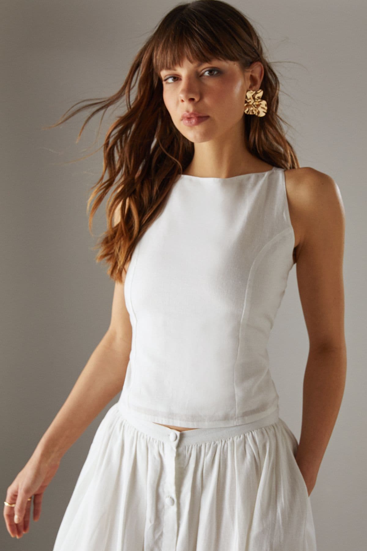 Warehouse Women's Premium Linen Blend Racer Cross Back Crop Top in White