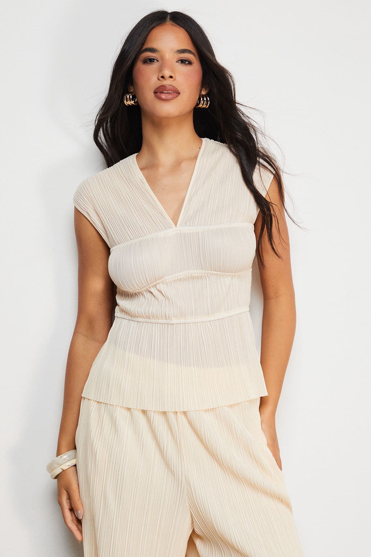 Warehouse Women's Plisse Seam Detail Asymmetric Hem Top in Cream