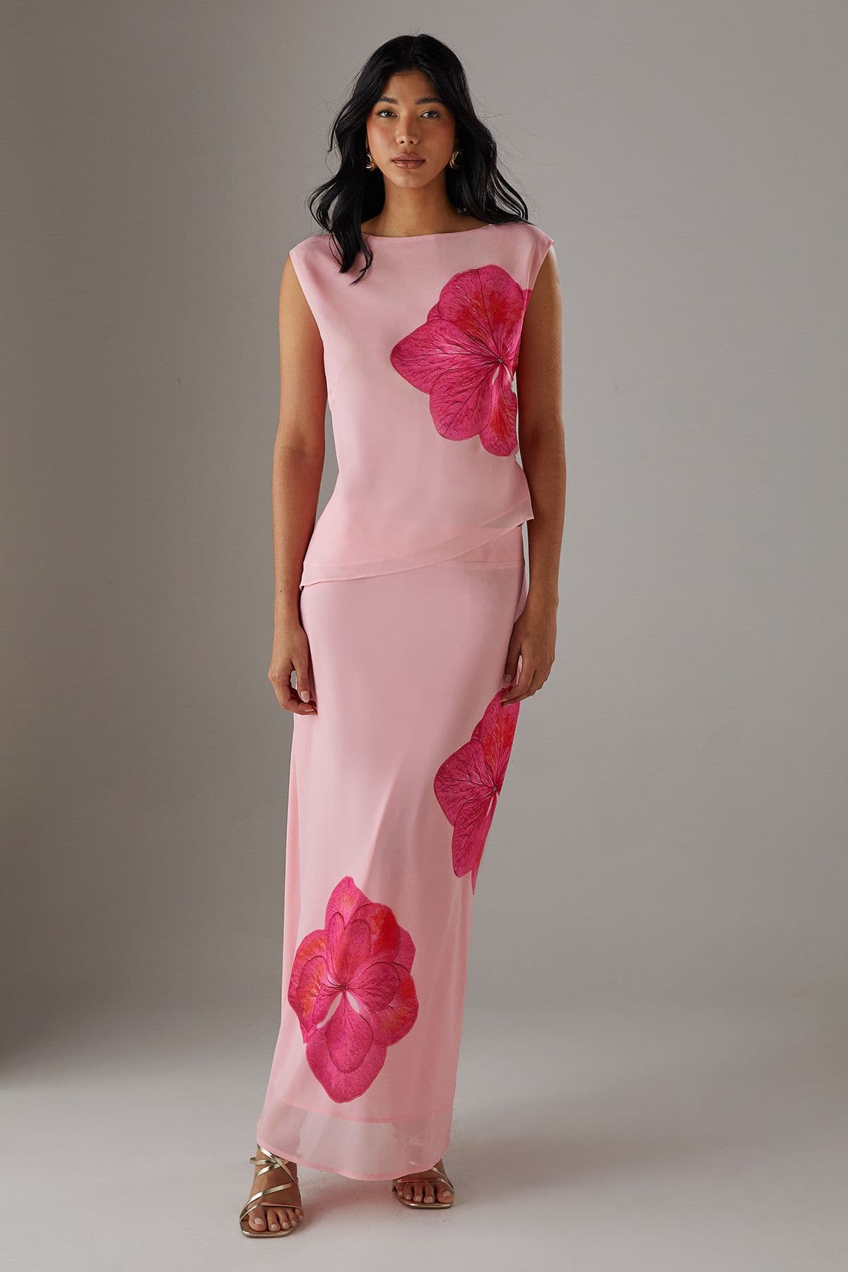 Warehouse Women's Placement Chiffon Asymmetric Top in Floral