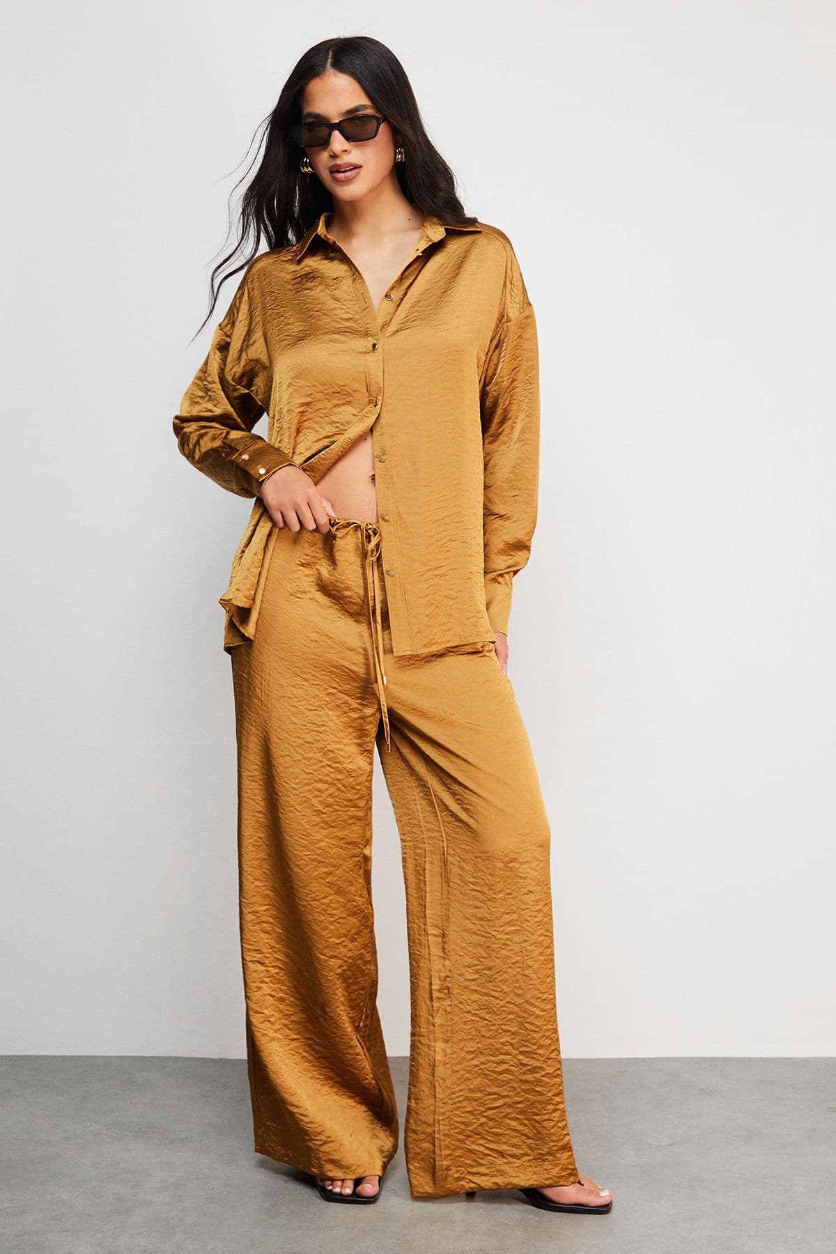 Warehouse Women's Hammered Satin Mid Rise Drawstring Trouser in Gold