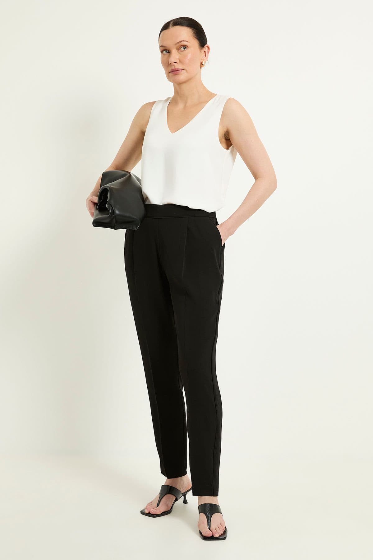 Wallis Women's Pull On Trousers in Black