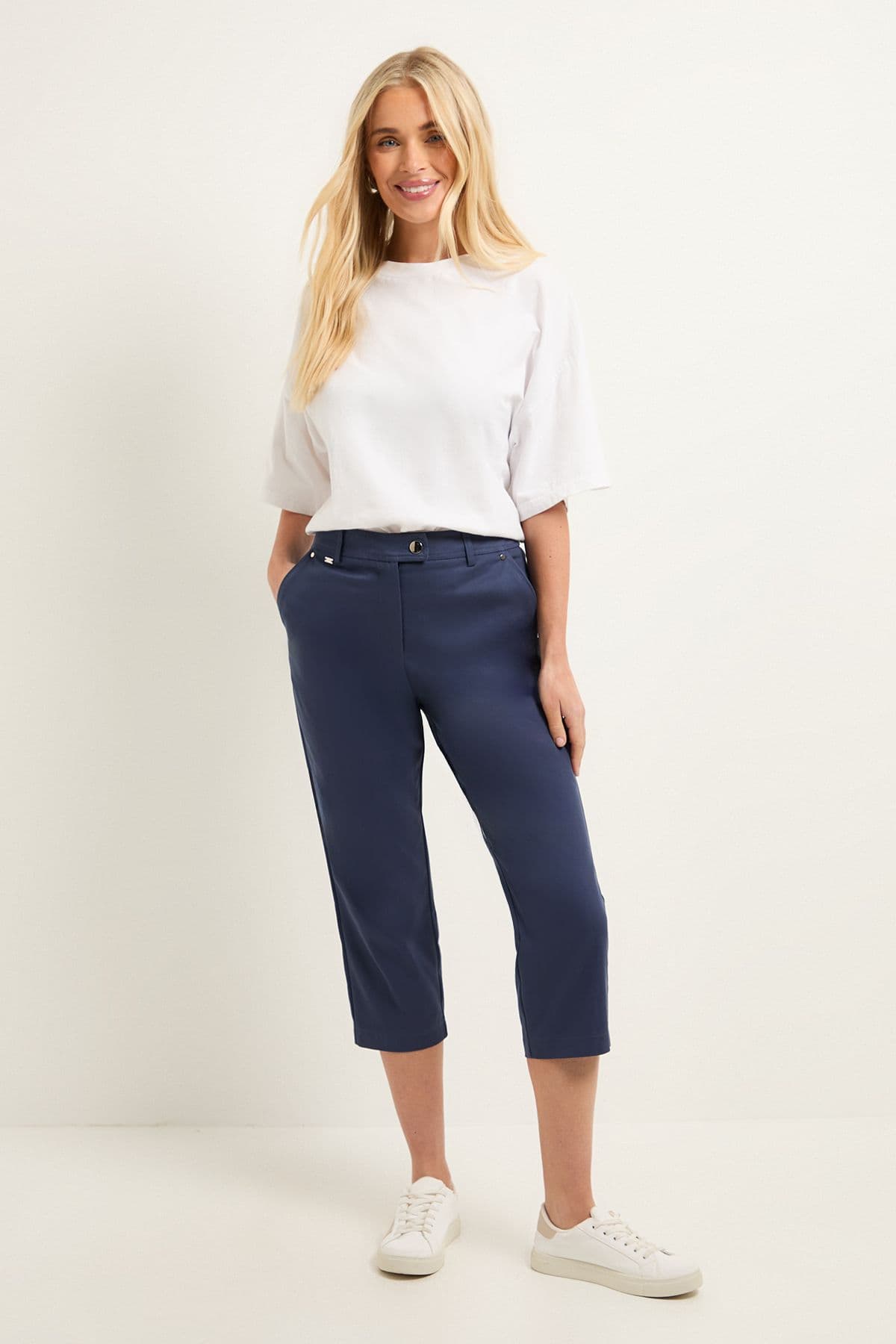 Wallis Women's Petite Stretch Capri Cropped Trousers in Navy