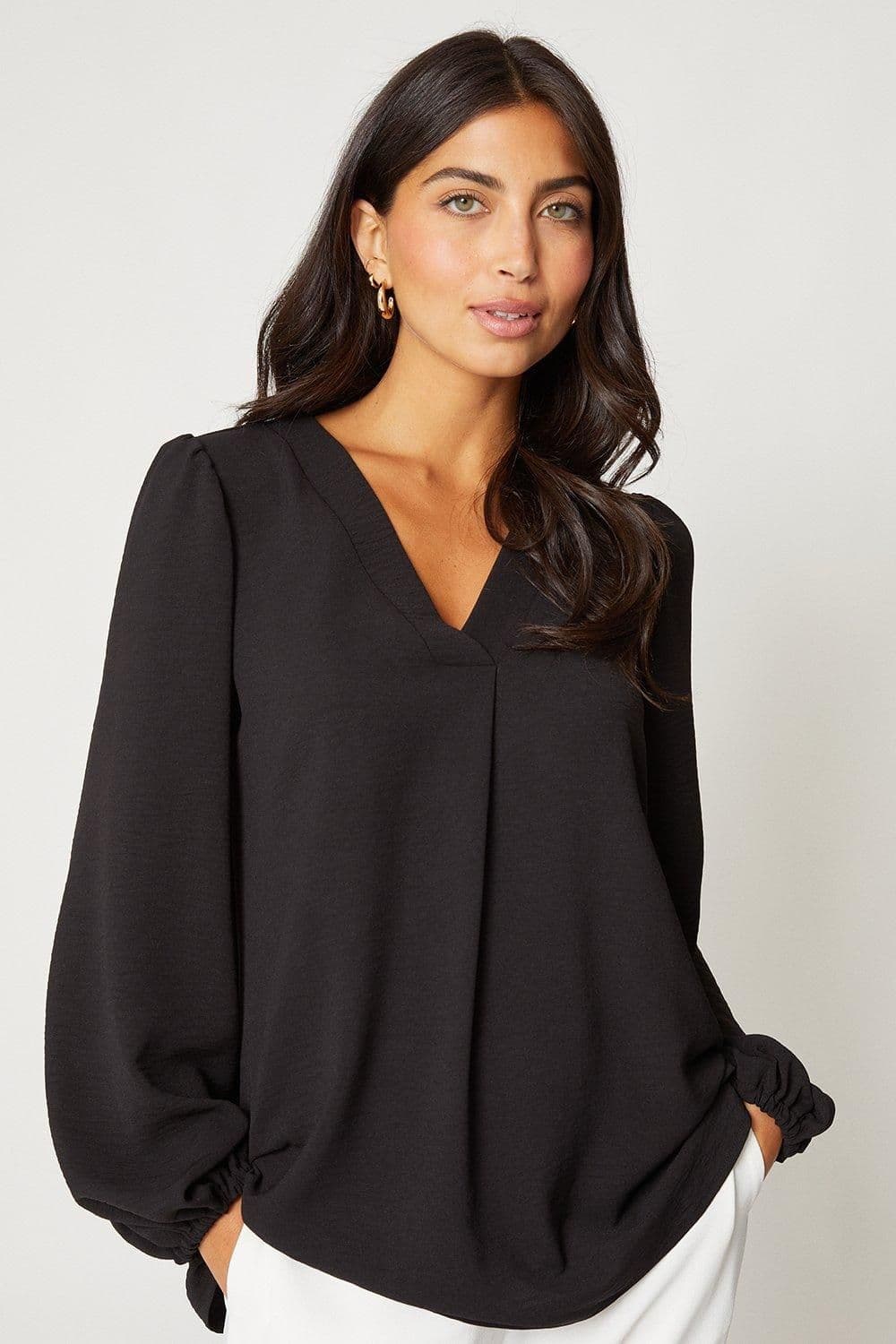 Wallis Women's Overhead Shirt in Black