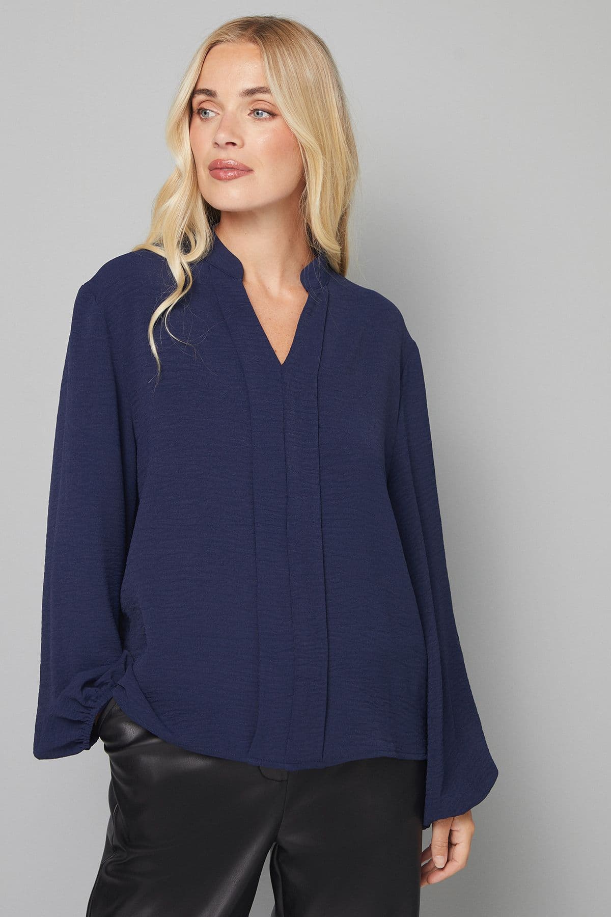Wallis Women's Petite Collarless Woven Blouse in Navy