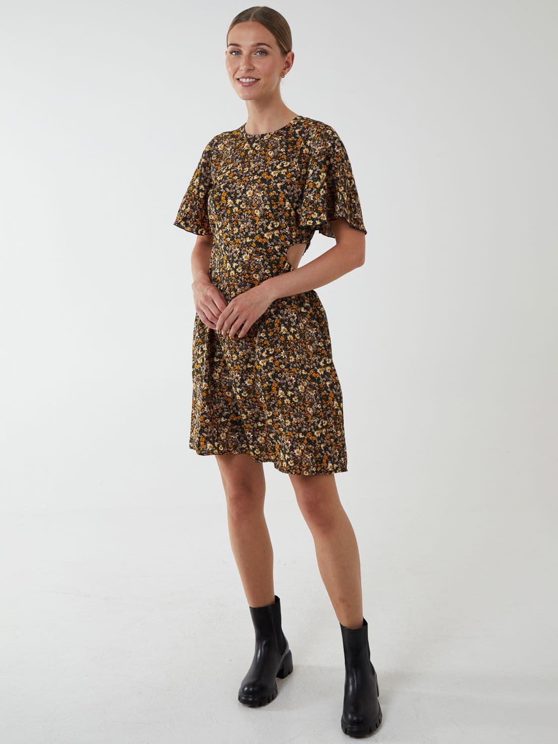 Blue Vanilla Women's Floral Print Crew Neck Dress in Black