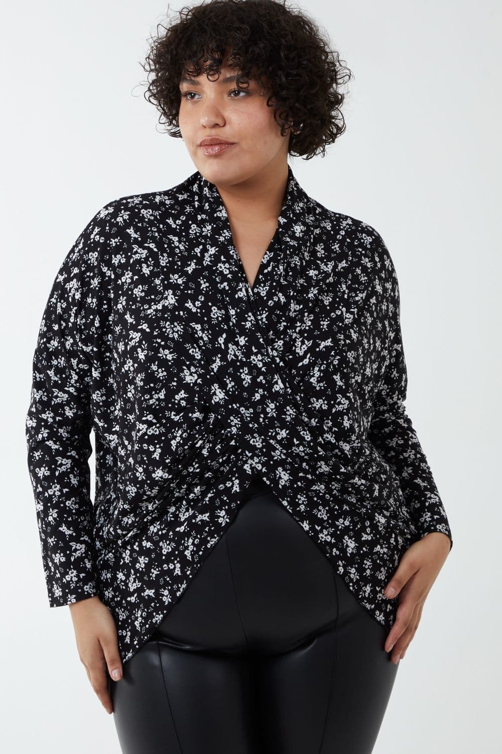 Blue Vanilla Women's Curve Draped Dip Hem Top in Black