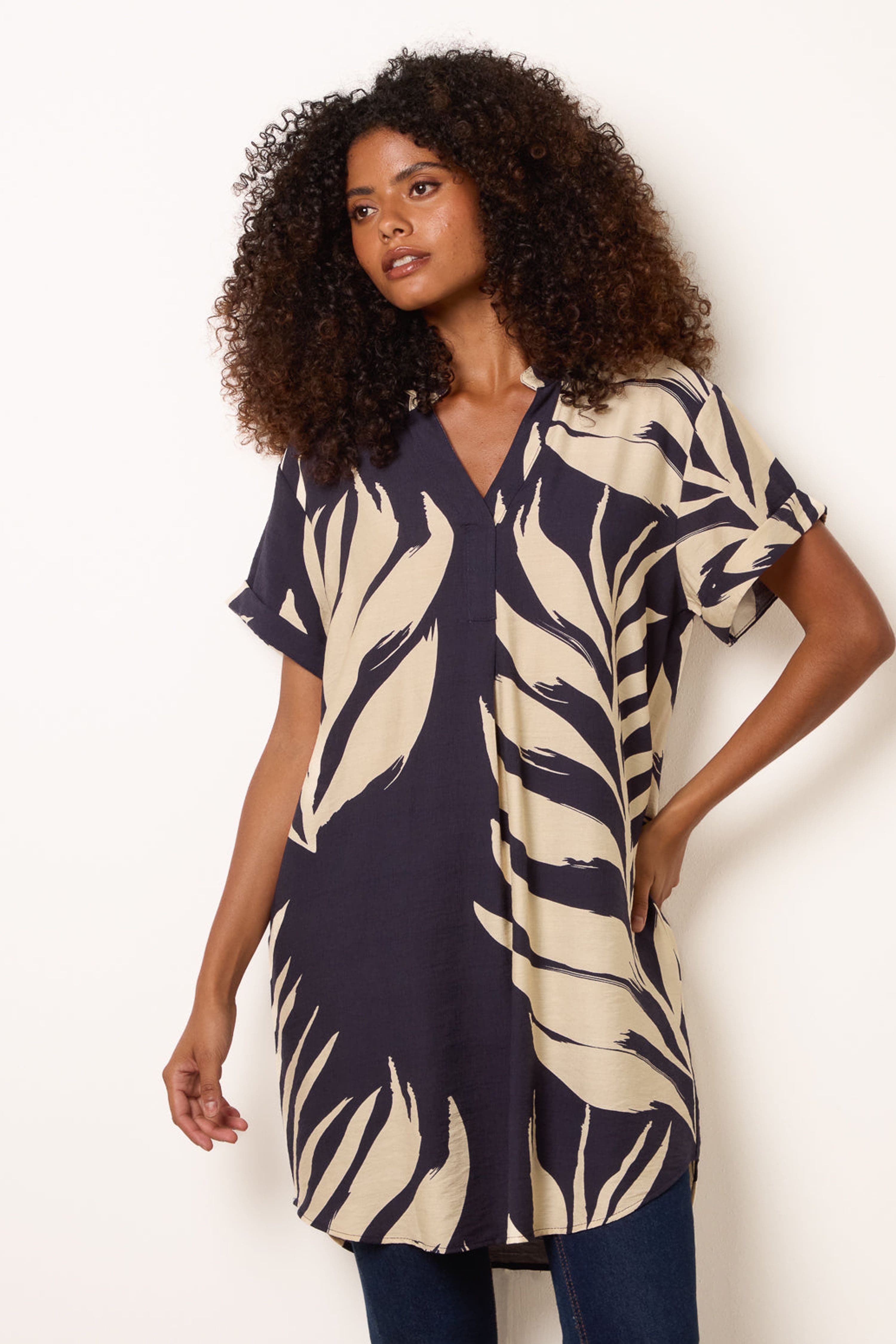 Blue Vanilla Women's Navy Short Sleeve Slip On V-neck Top
