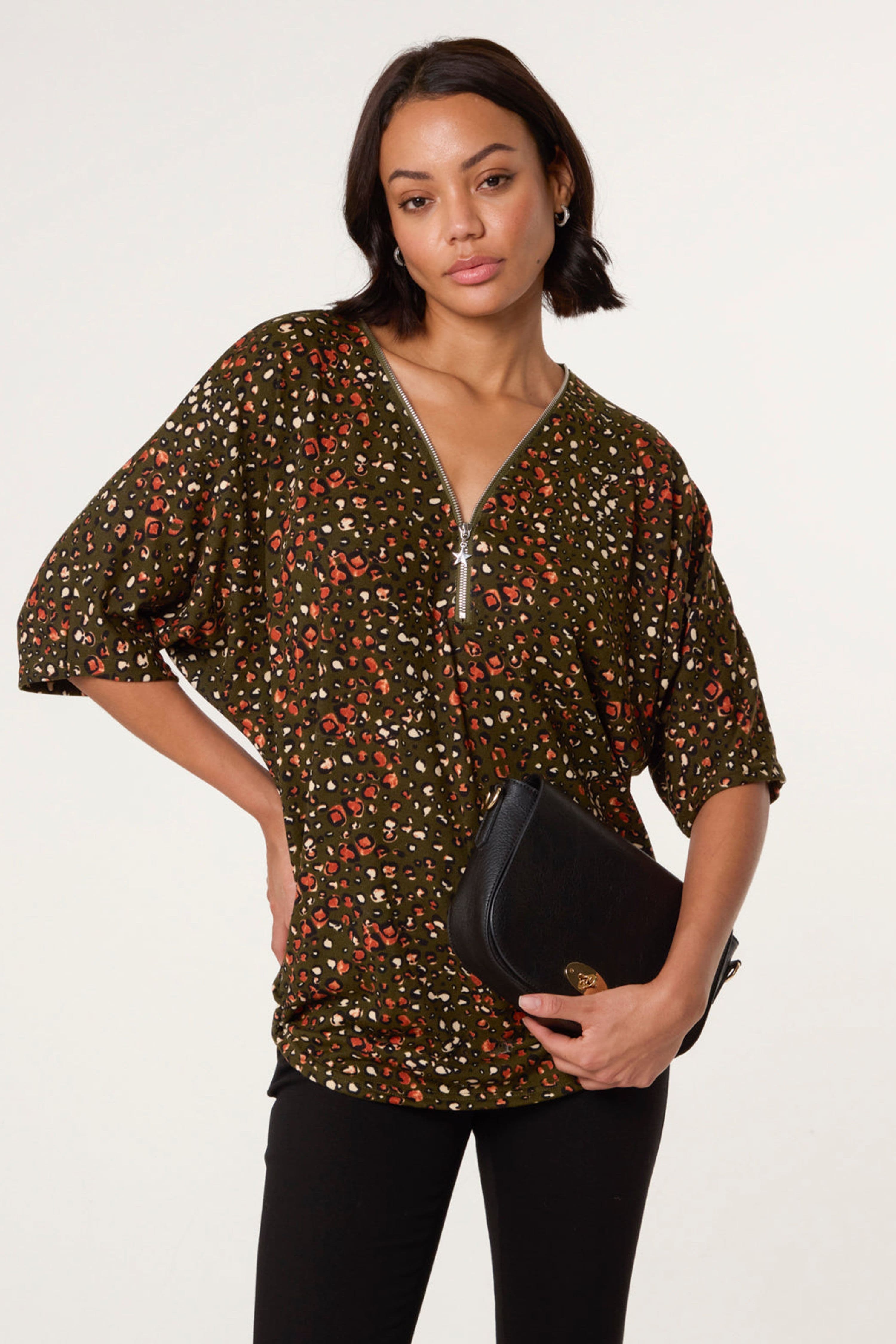 Blue Vanilla Women's Khaki Short Sleeve Slip On V-neck Top