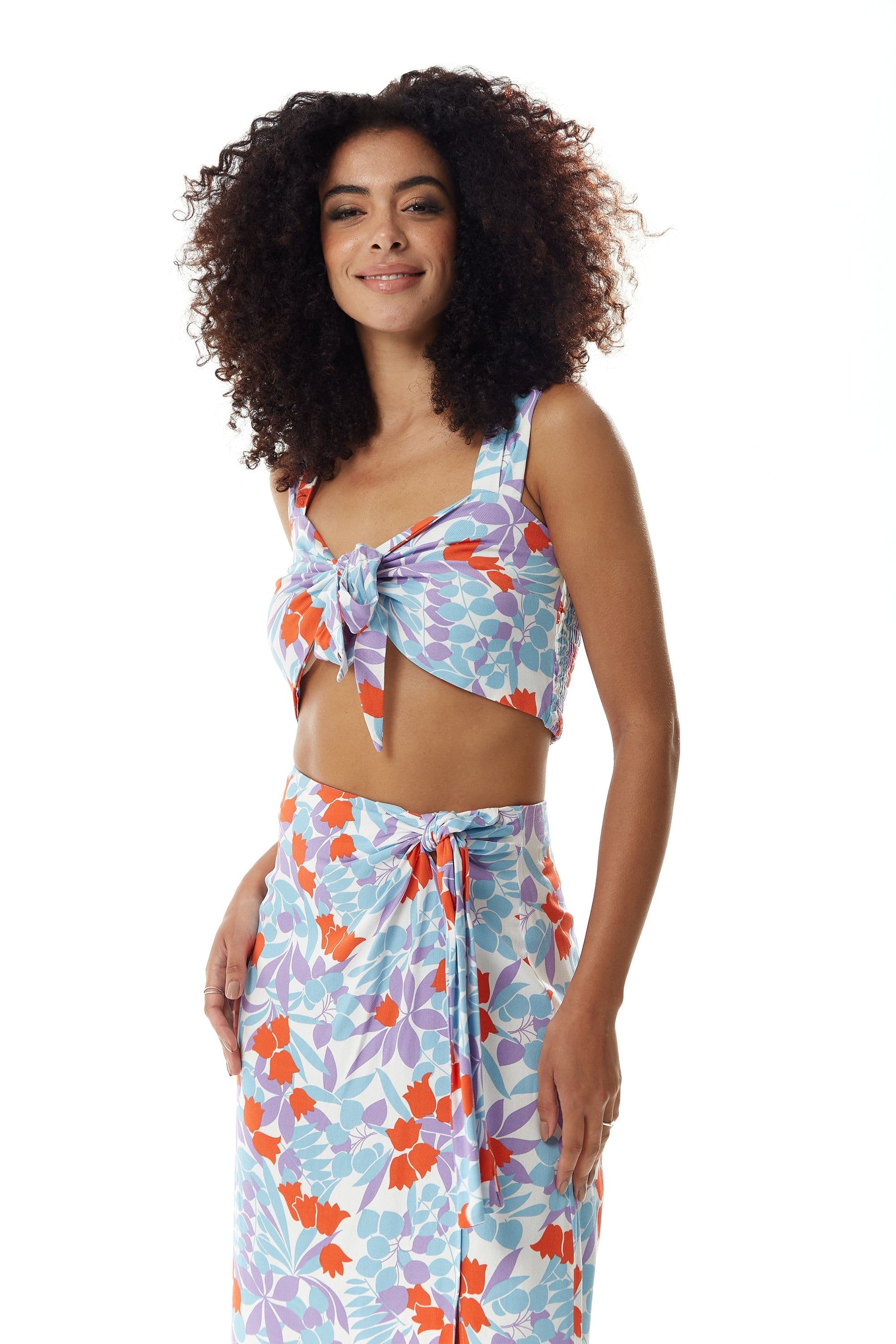 Liquorish Women's Tie Front Floral Print Crop Top in Blue & Red