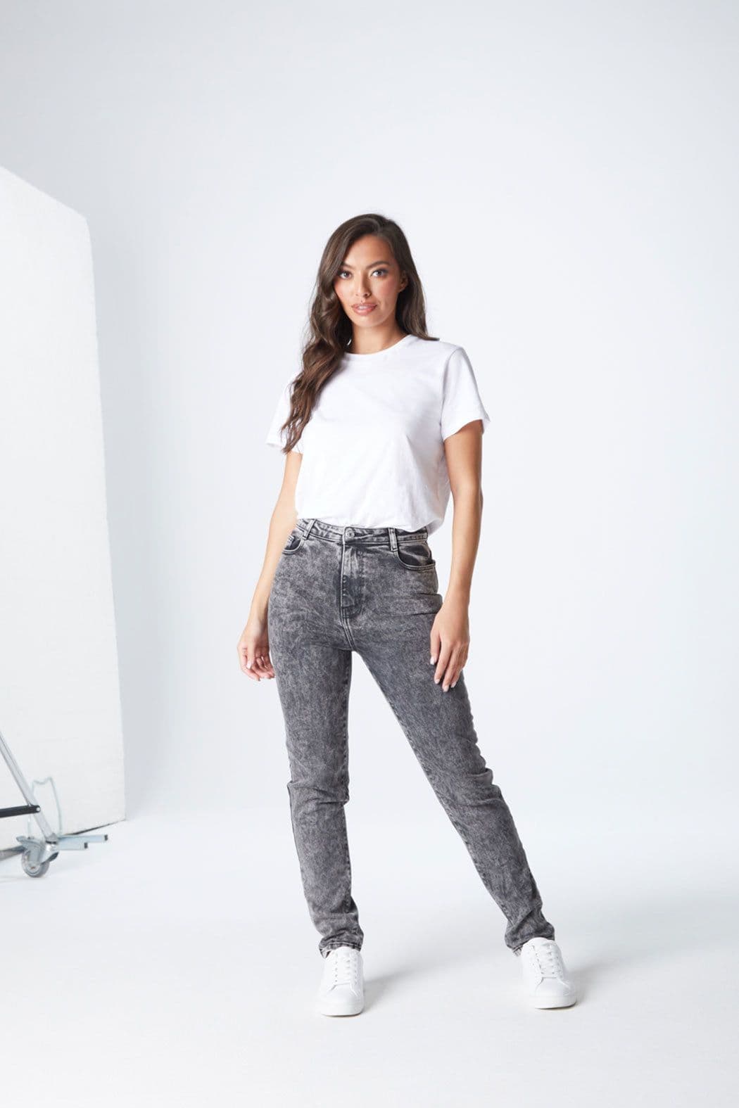 Urban Bliss Women's Acid Wash Mom Jean in Grey