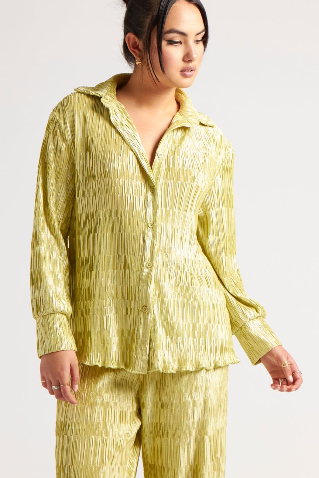 Urban Bliss Women's Textured Plisse Oversized Shirt in Green