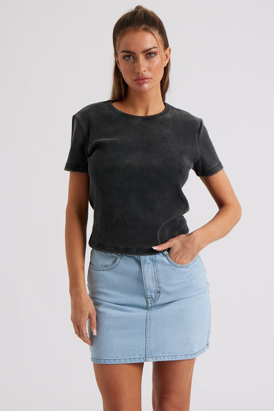 Urban Bliss Women's Ribbed Washed Racer Tee in Charcoal