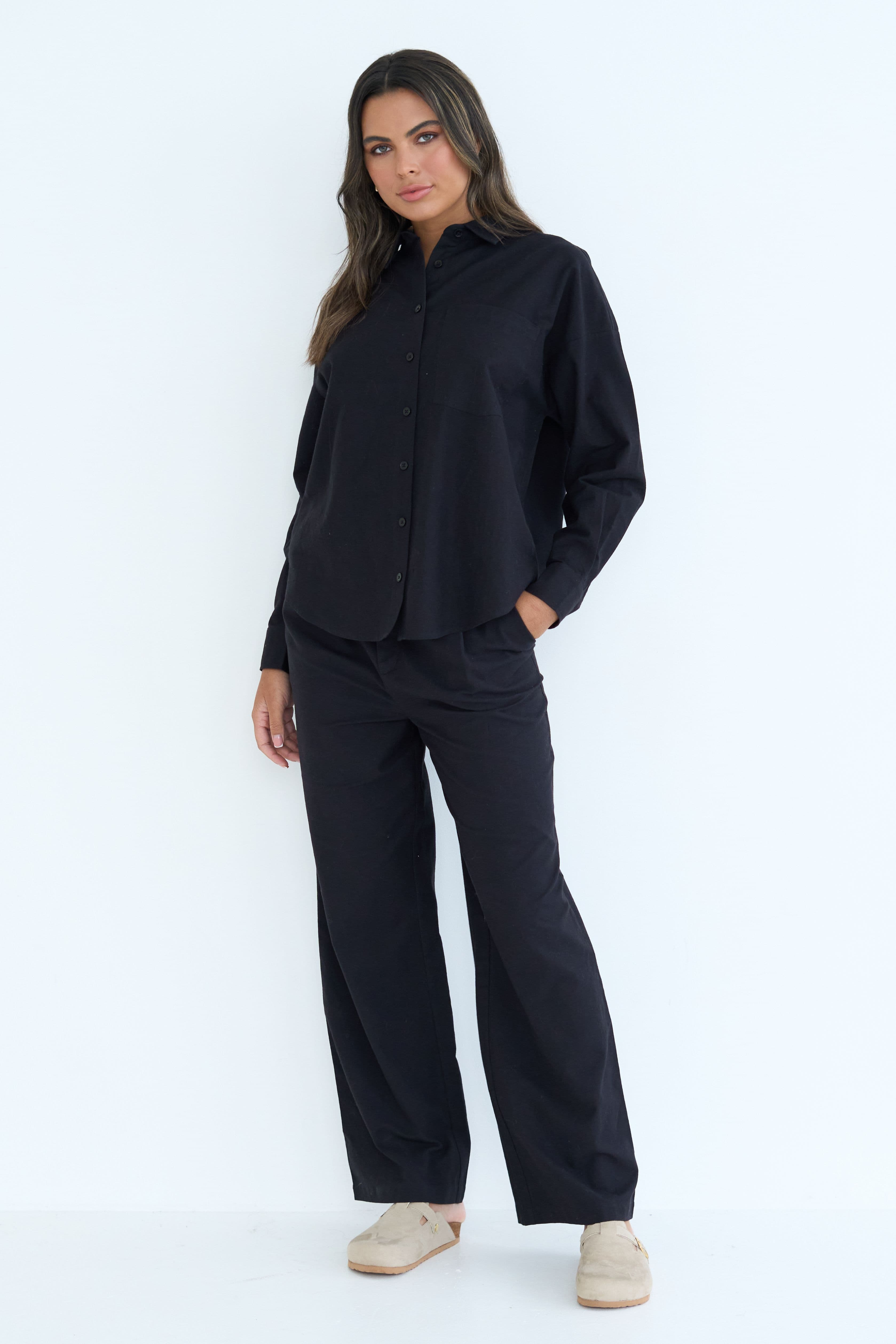Urban Bliss Women's Linen Blend Wide Leg Trouser in Black