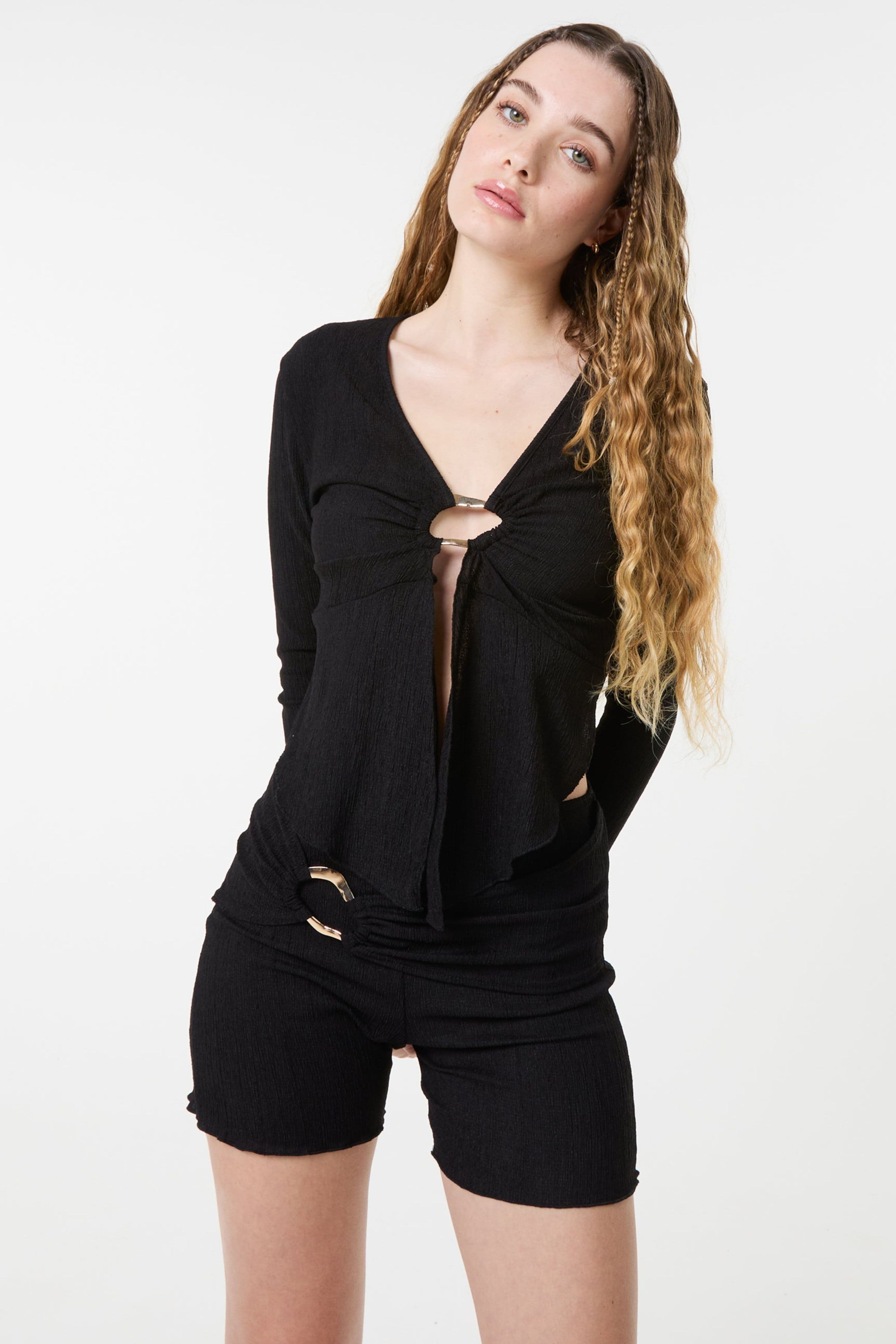 Pink Vanilla Women's Black Textured Gold Ring Top